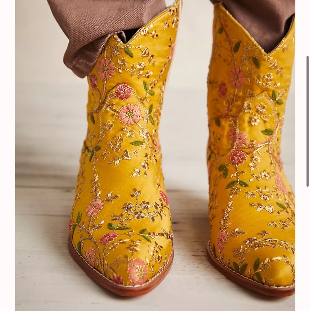 Floral cowboy boots